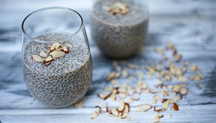 budinca-de-chia-si-migdale